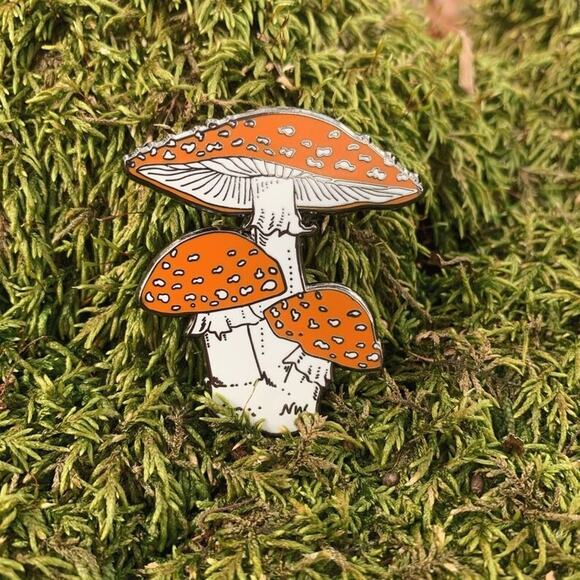 Mushroom Enamel Pins 390 - Picture 6 of 6